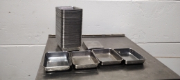 124 plats en inox (26x20x4.5)